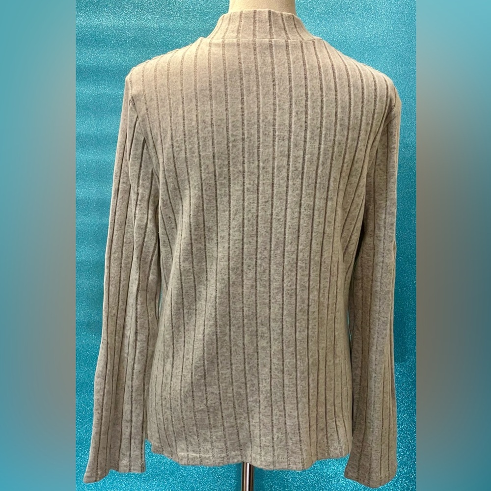 2/$15 FREE SHIPPING NWOT—“Greige” mockneck sweater. Sz XL bust 40 & below - Picture 3 of 6